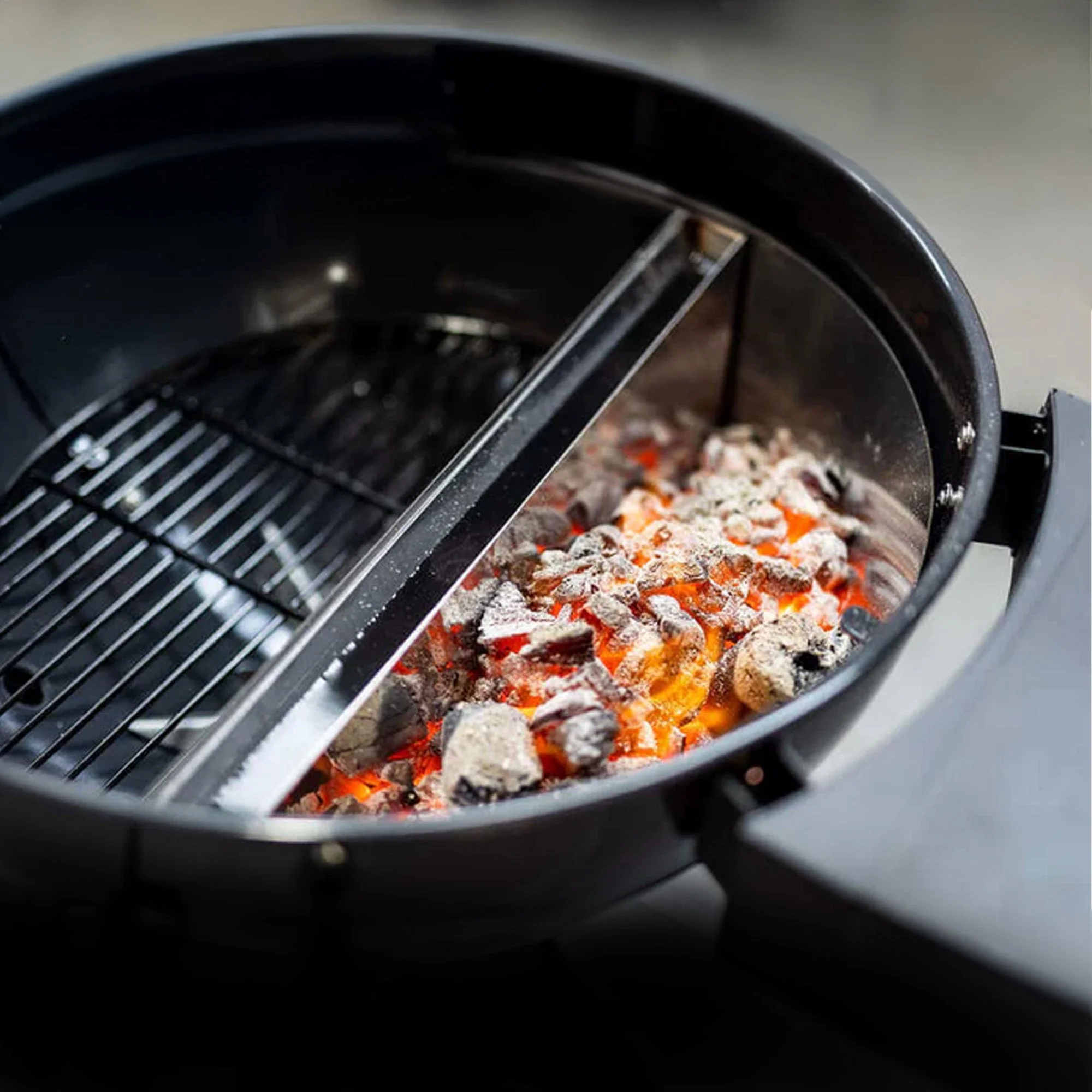 Deluxe Platinum Bundle — Slow 'N Sear® + Grate + Pan 4